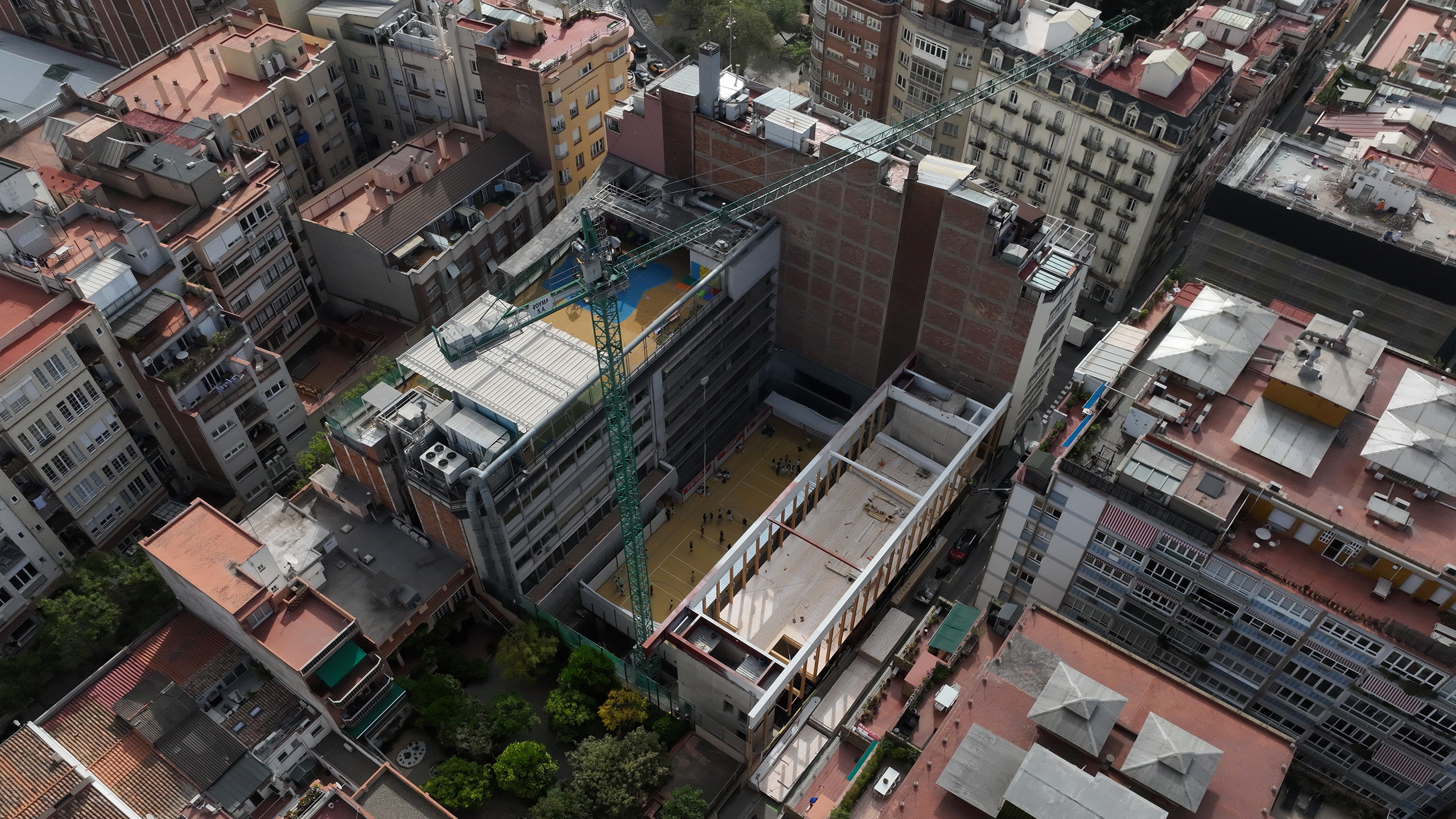 Escuela Suiza de Barcelona trasbordo arquitectura